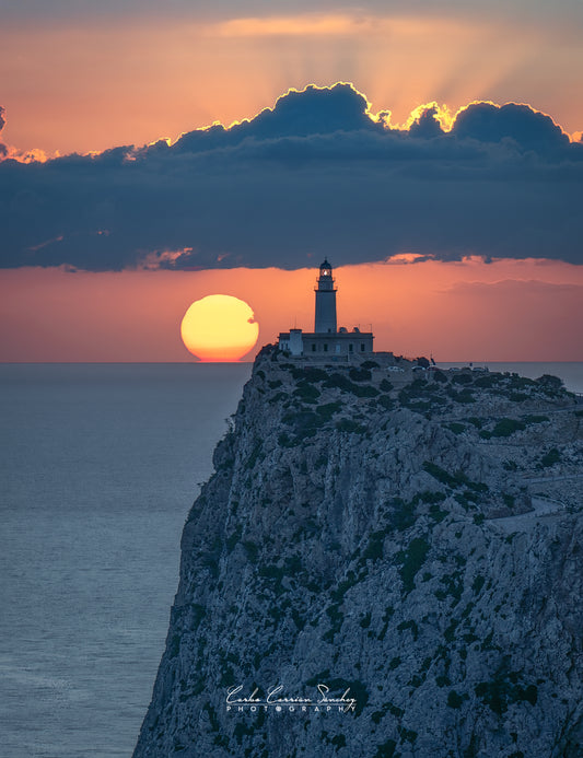 Amanecer en el Faro de Formentor