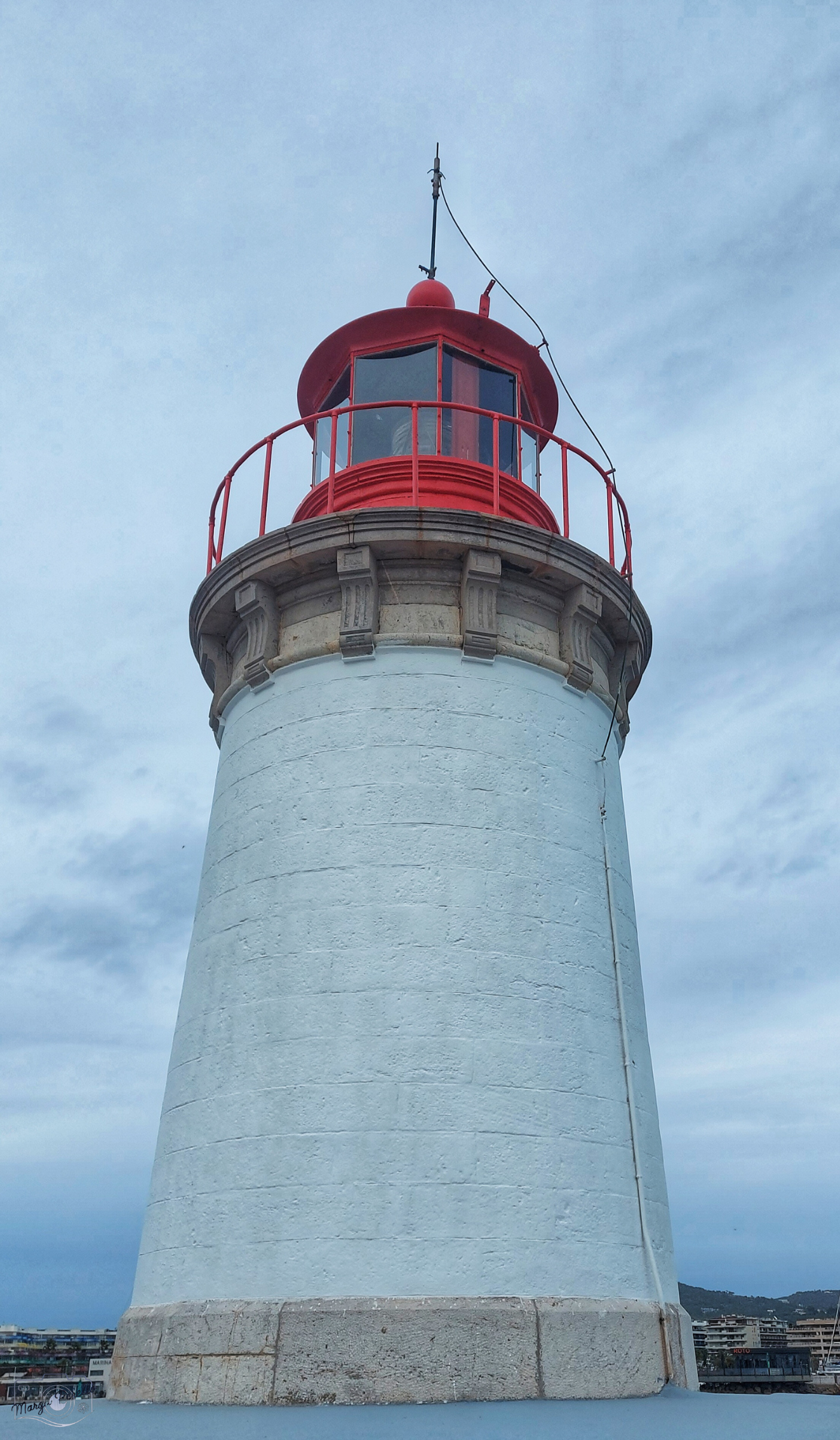 Centinela Costero: Impresionante Faro en Lienzo de Alta Calidad 40x55 cm