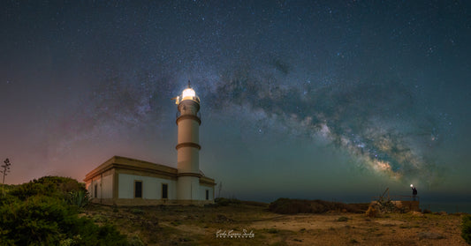 Centinela Cósmico: Faro de Ses Salines